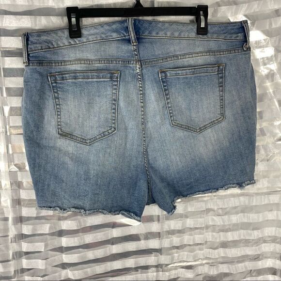 Torrid Distressed Button Up Jean Shorts - Picture 5 of 8